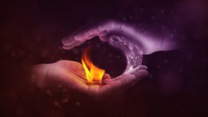 Feueratmung Kapalabhati Hände Feuer Wasser